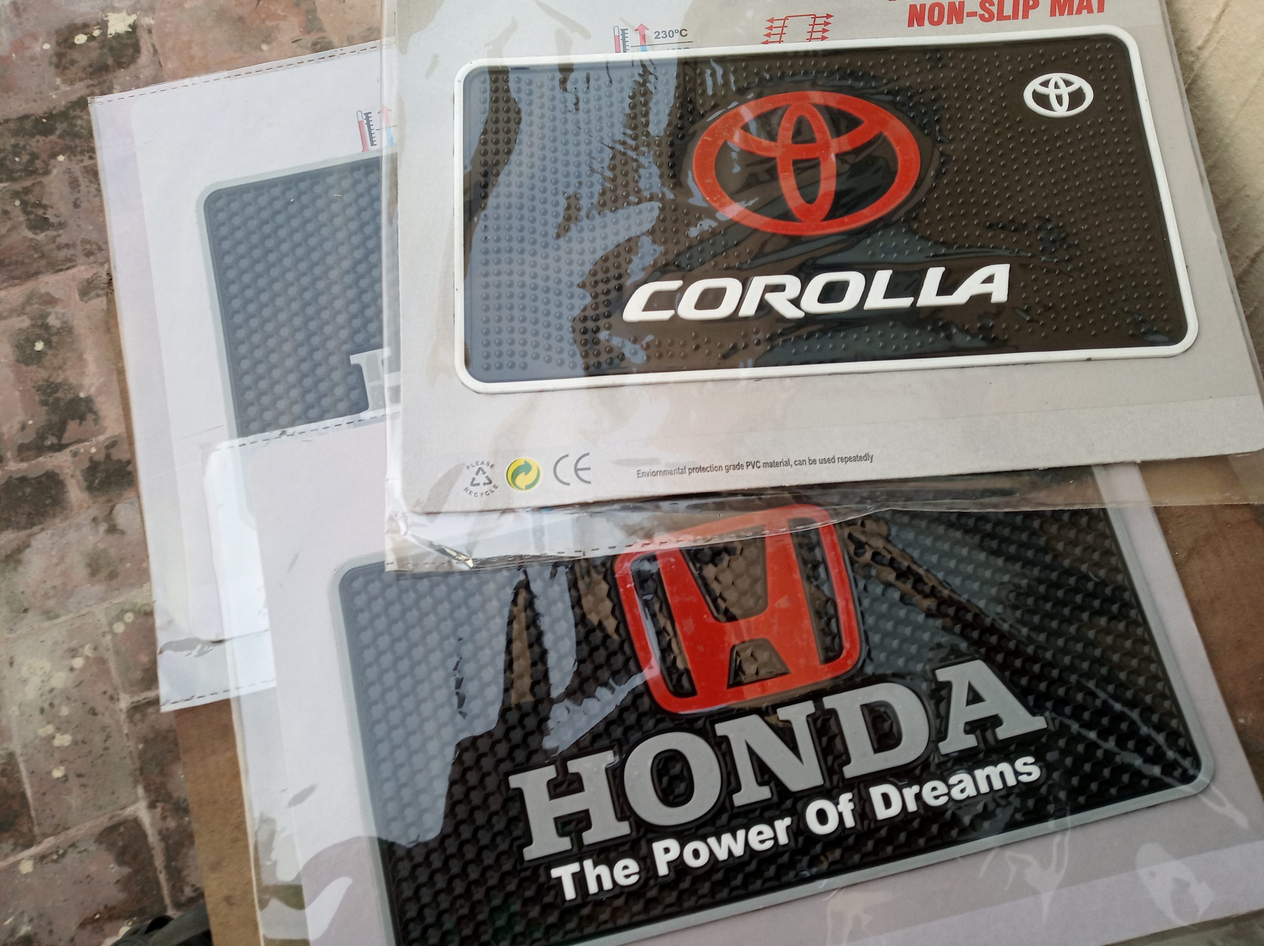 HONDA COROLLA DASH MAT DIAMOND NON-SLIP STICKY MAT DASHBOARD MAT LOGO MAT PHONE HOLDER MAT SILICON MAT NON-SLIP PAD MAT ANTI SKID MAT MOBILE MAT RUBBER MAT GEL PAD MAT CAR MAT FLOORE MAT TRUNK MAT DIGGI MAT ANTI SKID MAT LARGE SIZE MAT